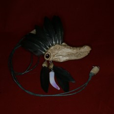 Кулон "Оффлер", с гранатом, змеевиком и перьями сороки