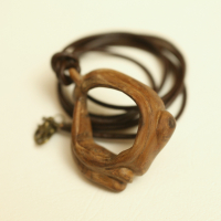 Кулон "Огненное кольцо" из древесины груши